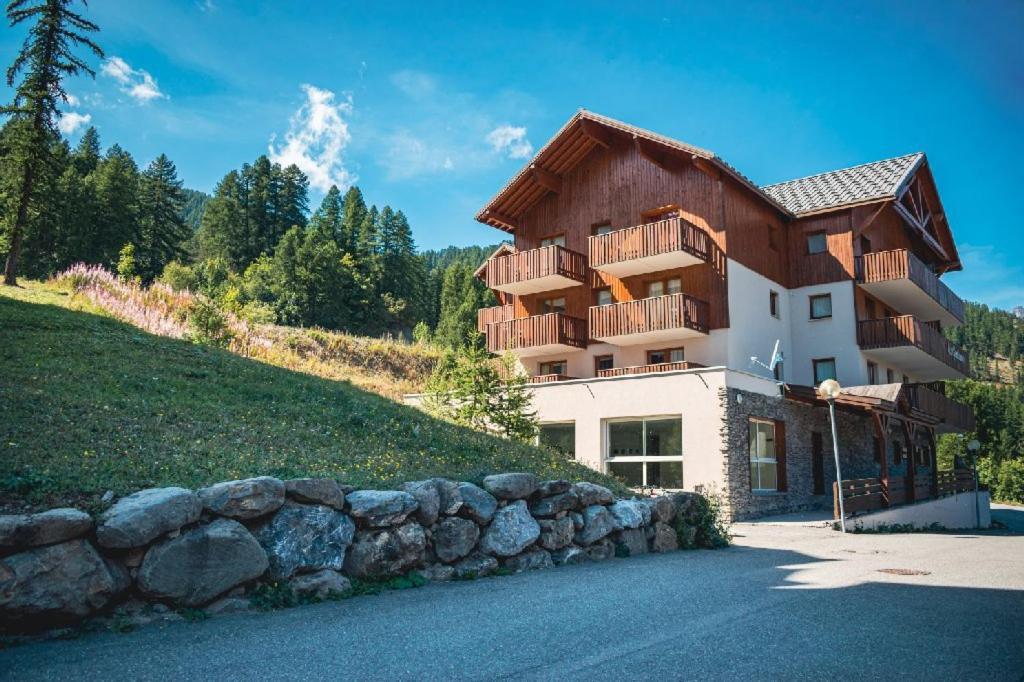 Les Gentianes By Actisource Aparthotel Puy-Saint-Vincent Εξωτερικό φωτογραφία