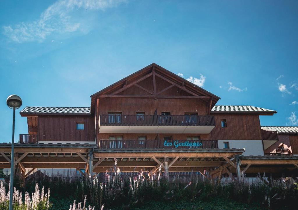 Les Gentianes By Actisource Aparthotel Puy-Saint-Vincent Εξωτερικό φωτογραφία